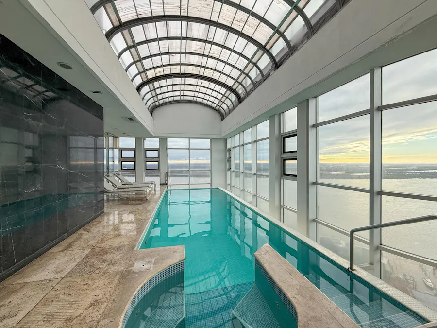 Departamento de 3 dormitorios con 4 baños, vista al río y amenities - Imagen 1 de 35