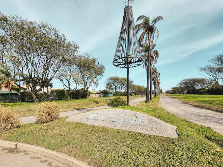 Terreno de 600m² al sur en barrio Cantegril - Imagen 1 de 11