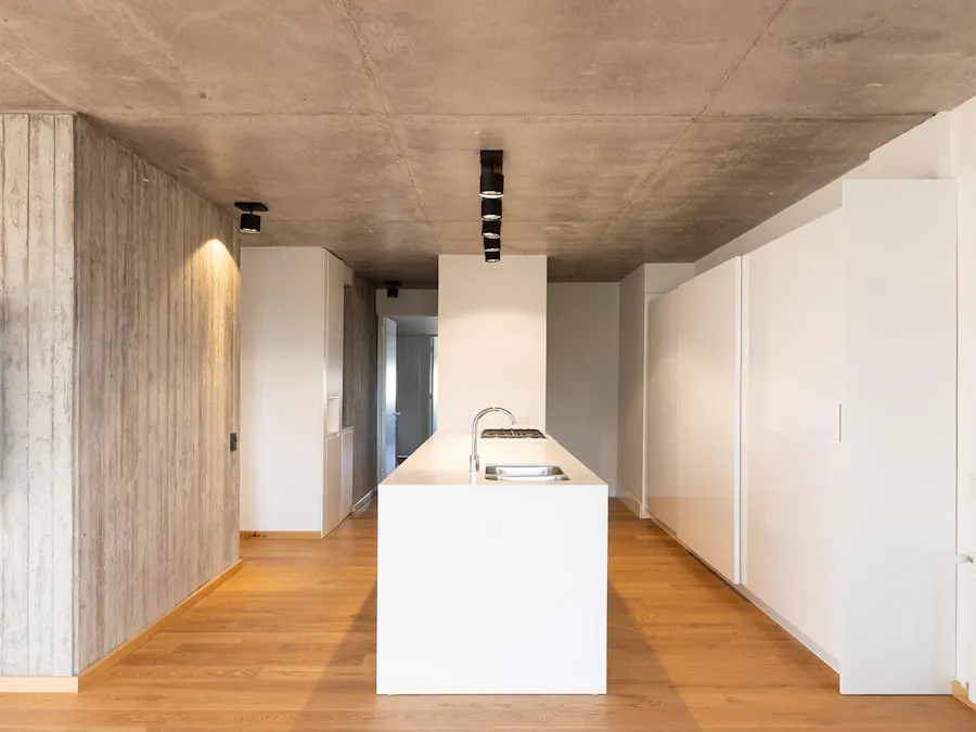 Departamento de 2 dormitorios con patio y amenities en Lourdes - Imagen 1 de 28