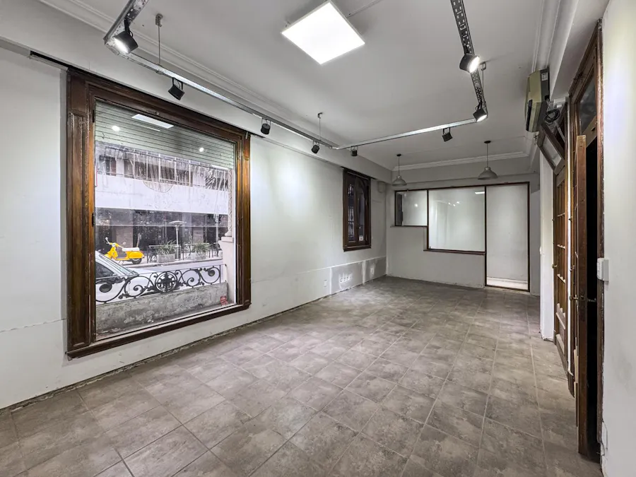 Casa apto profesional en PB a metros del Paseo del Siglo - Imagen 1 de 34