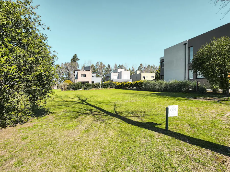 Terreno en Los Pasos del Jockey 1 con posibilidad de lindero - Imagen 1 de 11