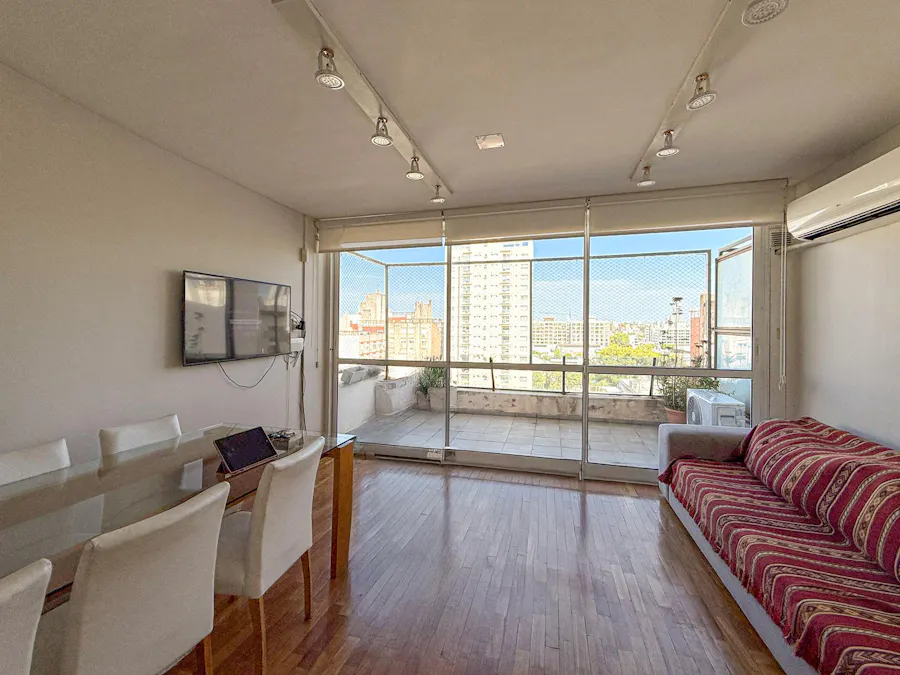 Departamento triplex de 3 dormitorios con ascensor y amplios balcones - Imagen 1 de 23