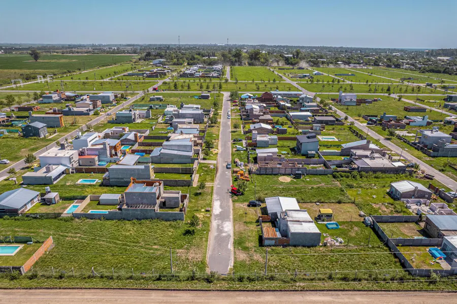 Terreno de 300m² con entorno consolidado en Lomas de Alicia, Baigorria - Imagen 1 de 9