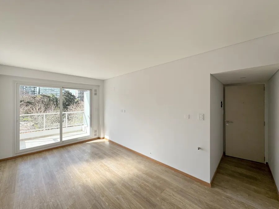 Departamento de 1 dormitorio con amenities frente a la plaza Lopez - Imagen 1 de 37