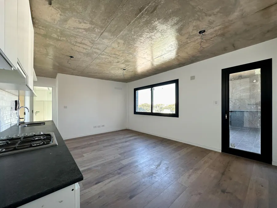 Departamento de 1 dormitorio a estrenar con gran balcón en Pichincha - Imagen 1 de 17