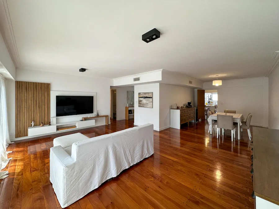 Departamento de 4 dormitorios con cochera doble y amenities en Centro - Imagen 1 de 40