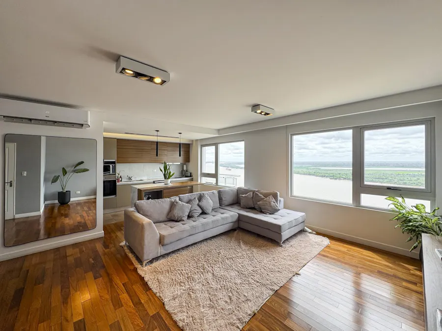 Departamento de 2 dormitorios con cochera opcional y vista al río en Maui, Puerto Norte - Imagen 1 de 37