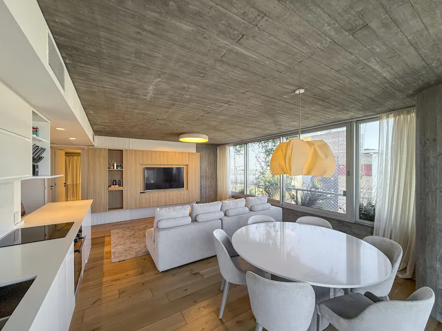 Departamento de 2 dormitorios amoblado con cochera, baulera y amenities en Costavia - Imagen 1 de 21