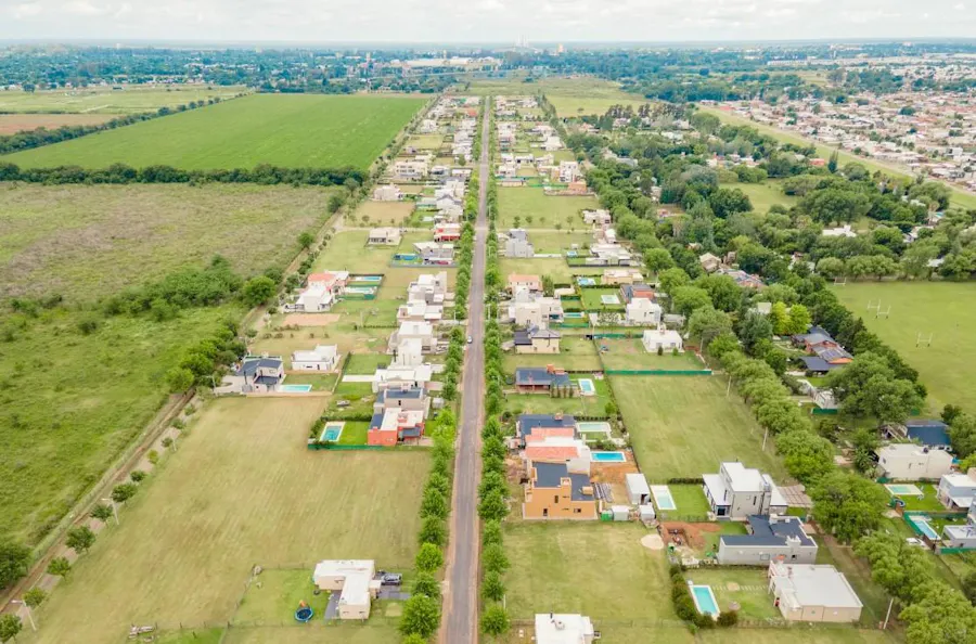 Terreno con amenities en Barrio Cerrado Las Casuarinas, Ibarlucea - Imagen 1 de 5