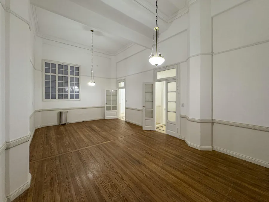 Departamento de 2 dormitorios con patio en el Palacio Fuentes - Imagen 1 de 30