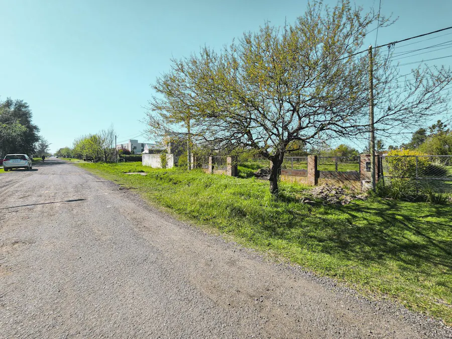 Terreno de 969m² con tapial al frente en Hostal del Sol - Imagen 1 de 7