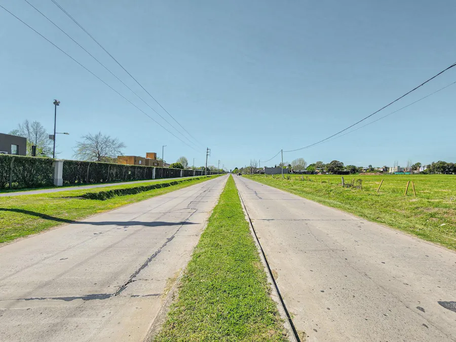Terreno en esquina con aptitud comercial frente a Funes Hills - Imagen 1 de 4