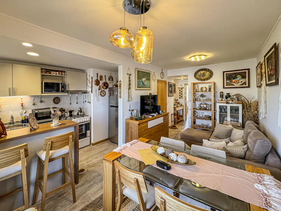 Departamento de 2 dormitorios con 2 baños de oportunidad en Abasto - Imagen 1 de 17