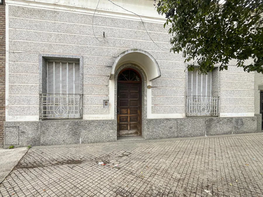 Terreno apto construcción en altura sobre Bv. Avellaneda - Imagen 1 de 8