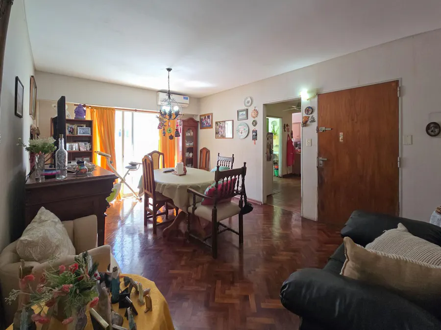 Departamento de 3 dormitorios con 3 baños, cochera y cocina separada - Imagen 1 de 17