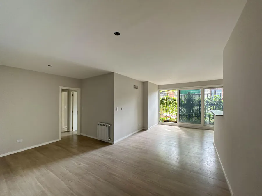 Departamento de 2 dormitorios con patio, cochera y amenities Premium - Imagen 1 de 22