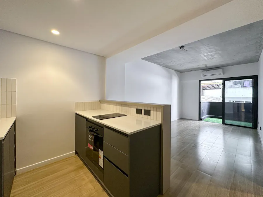 Departamento de 1 dormitorios de diseño con balcón al frente - Imagen 1 de 10