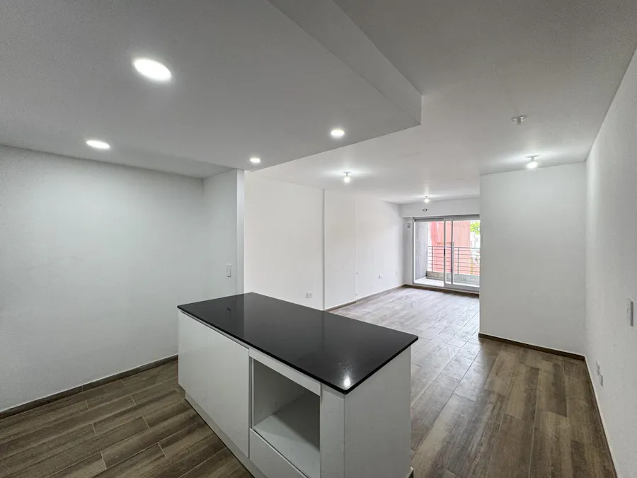 Departamento de 2 dormitorios con balcón de oportunidad a estrenar - Imagen 1 de 16