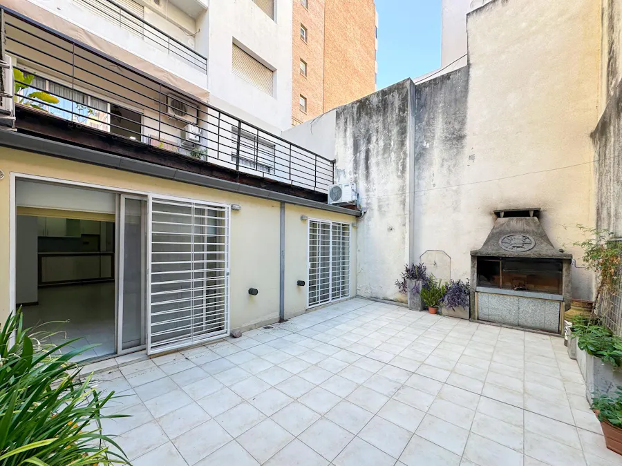 Departamento de 1 dormitorio con patio y parrillero en zona río - Imagen 1 de 19