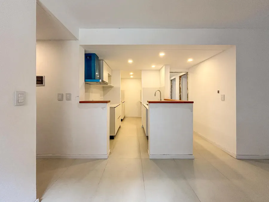 Departamento Duplex de 1 dormitorio con patio y amenities en zona río - Imagen 1 de 16