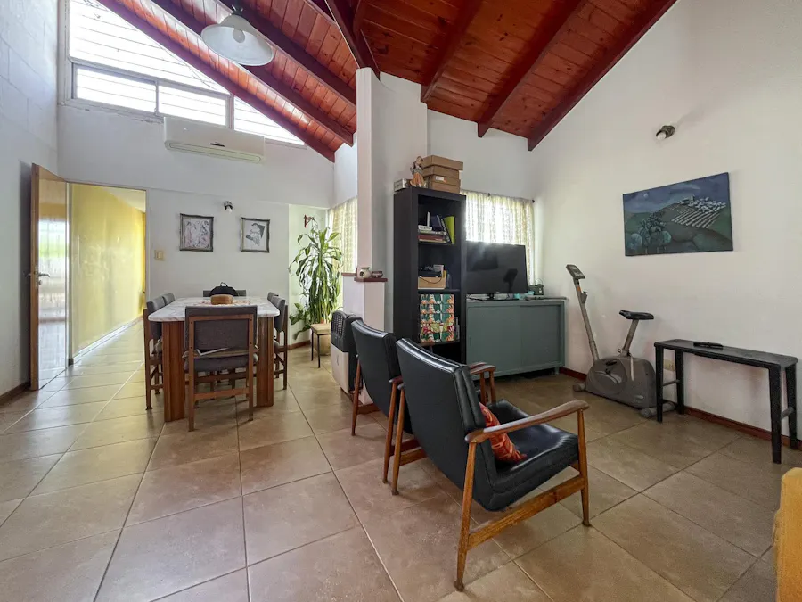 Casa en altura de 3 dormitorios con terraza y parrillero en Abasto - Imagen 1 de 34