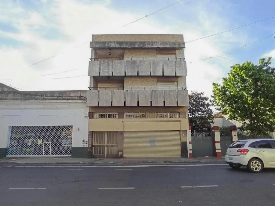 Terreno apto edificación en altura sobre corredor urbano - Imagen 1 de 17