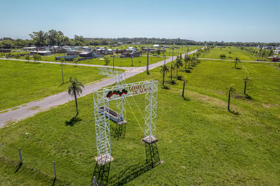 Terreno de 300m² en Lomas de Alicia listo para escriturar - Imagen 1 de 18