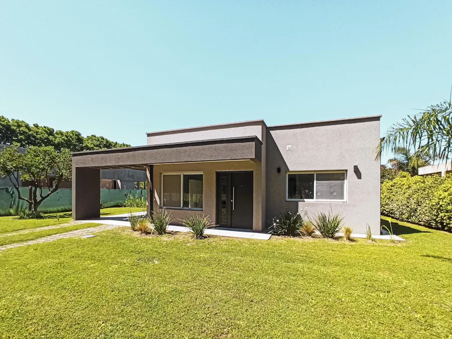 Casa de 2 dormitorios con pileta en Azahares del Parana - Imagen 1 de 19