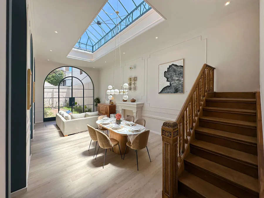 Casa de 4 dormitorios con cochera, pileta, jardín y terraza en Abasto - Imagen 1 de 44