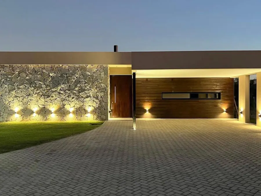 Casa de 3 dormitorios de diseño en una sola planta con pileta en Vida - Imagen 1 de 15