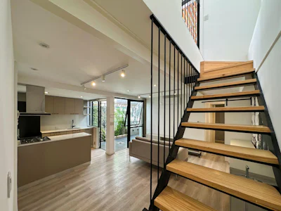 Casa de pasillo de 2 dormitorios con terraza - Imagen 4