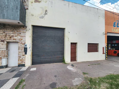 Galpón amplio con nucleo de oficinas en ideal zona logistica - Imagen 4