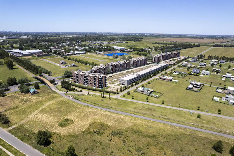 Terreno central con escrituración inmediata en Los Pasos de Jockey 4 - Imagen 1 de 4
