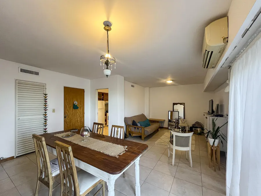 Departamento de 2 dormitorios más comodín con vista parcial al río - Imagen 1 de 23