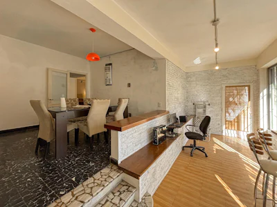 Casa en PA con 2 dormitorios y balcón en Zona río - Imagen 2