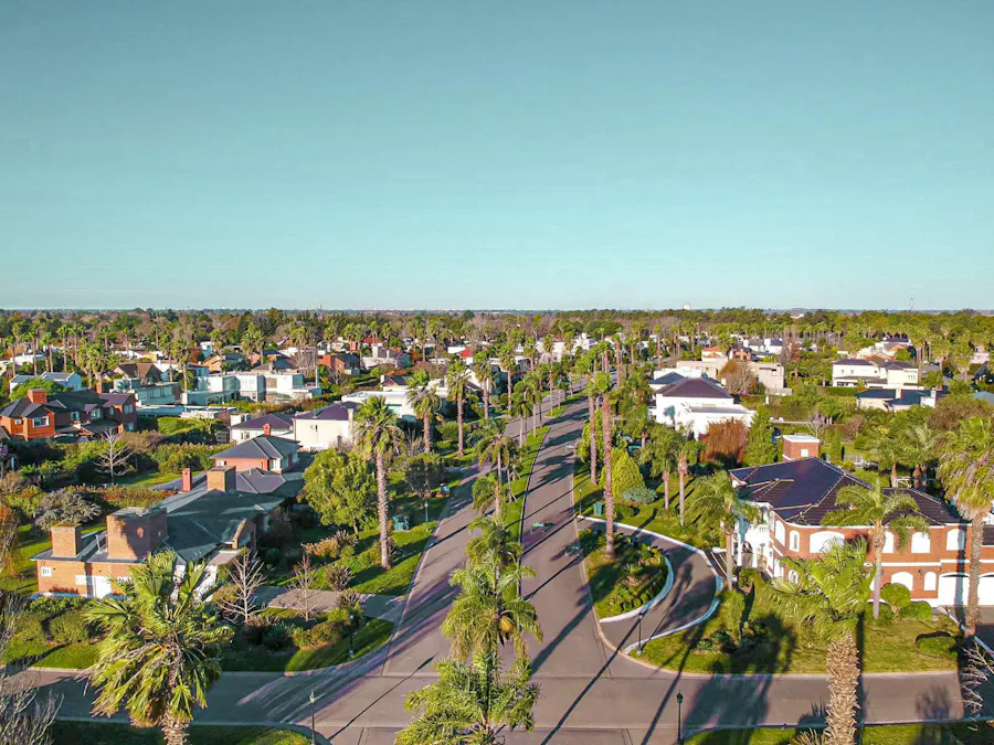 Terreno con orientación norte sobre calle principal en Cadaques - Imagen 1 de 5