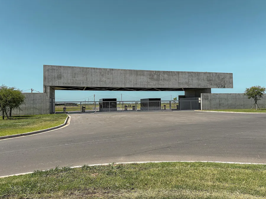 Terreno con frente Sur en la mitad del barrio Vida Club de Campo - Imagen 1 de 16