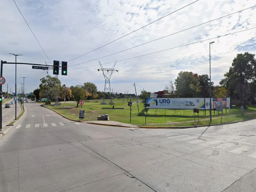 Terreno comercial esquina en Av. Circunvalación y Av. Newbery - Imagen 1 de 8