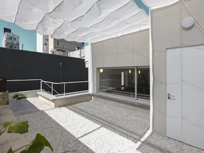 Casa de 3 dormitorios con patio y terraza en el Centro - Imagen 3