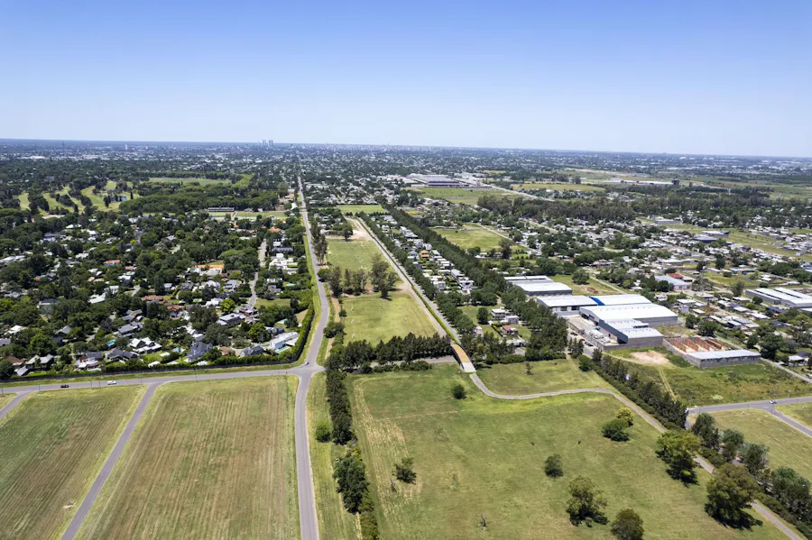 Terreno central con escrituración inmediata en Los Pasos de Jockey 4 - Imagen 1 de 4