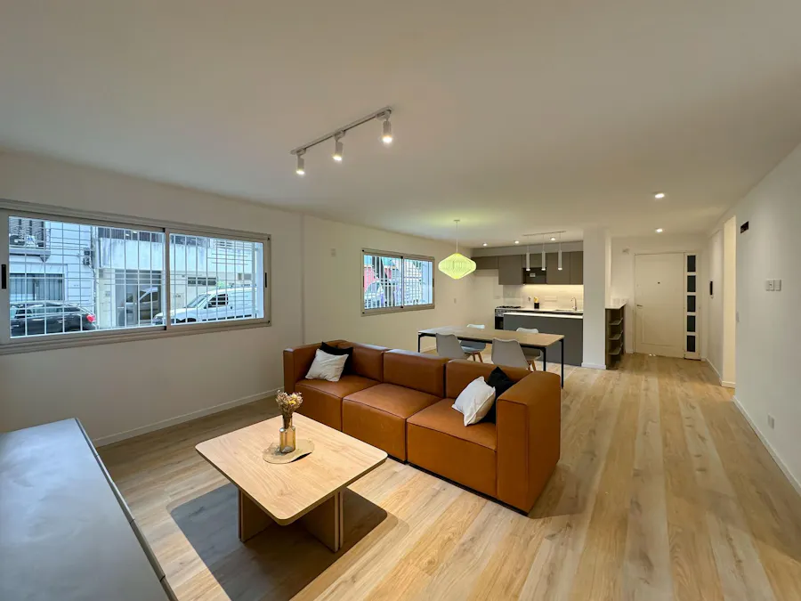 Departamento de 3 dormitorios con patio reciclado en Barrio Martin - Imagen 1 de 21