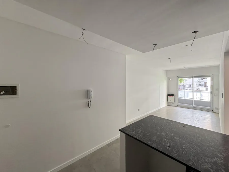 Departamento de 2 dormitorios al frente a estrenar en zona río - Imagen 1 de 29