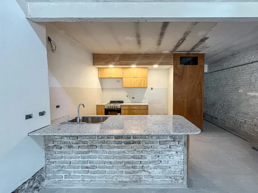 Casa de 2 dormitorios con jardín y cochera a estrenar en Refinerias - Imagen 1 de 29