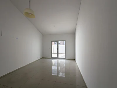 Oficina de 2 ambientes con baños comunes y seguridad en Ciudad Ribera - Imagen 3
