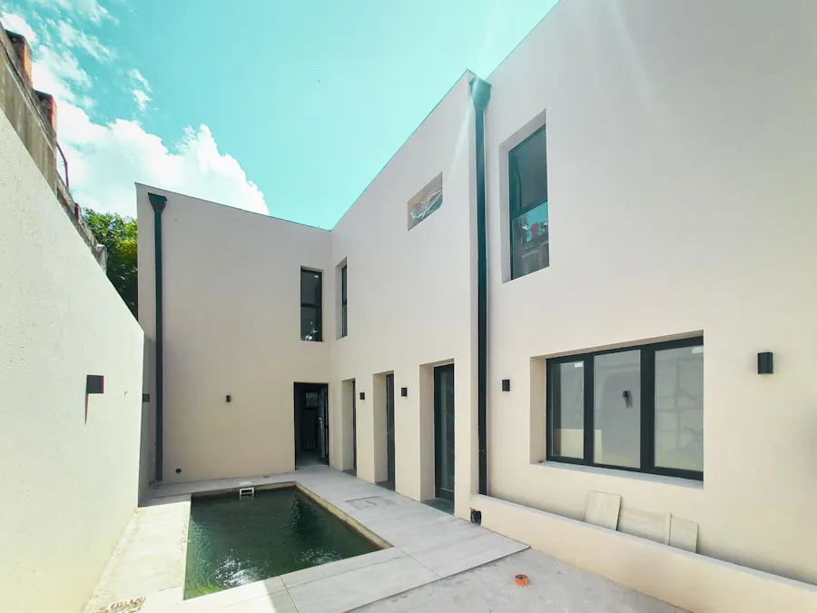 Casa de 3 dormitorios con pileta y cochera en abasto - Imagen 1 de 12