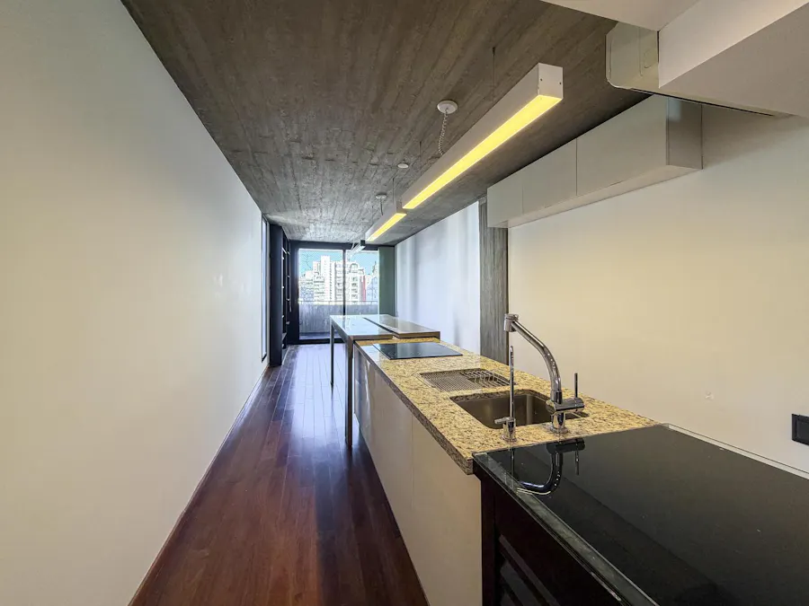 Departamento de 1 dormitorios con amenities y cochera en zona río - Imagen 1 de 24