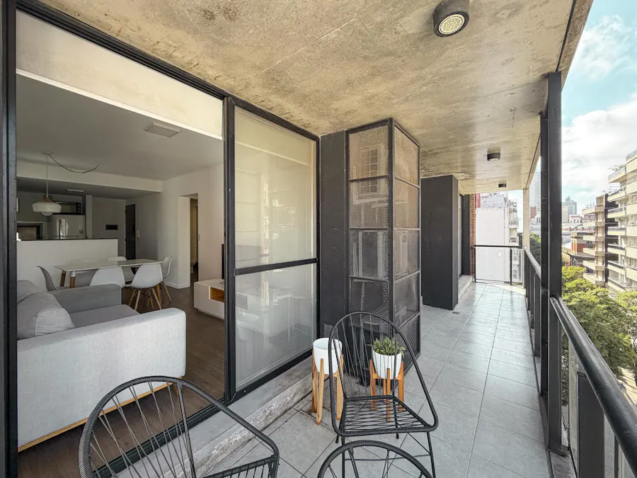 Departamento de 2 dormitorios con cochera y amenities en zona río - Imagen 1 de 23