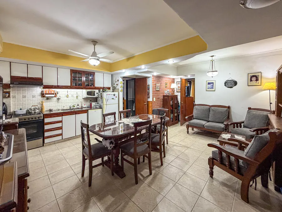 3 dormitorios al contrafrente en Pichincha - Imagen 1 de 11