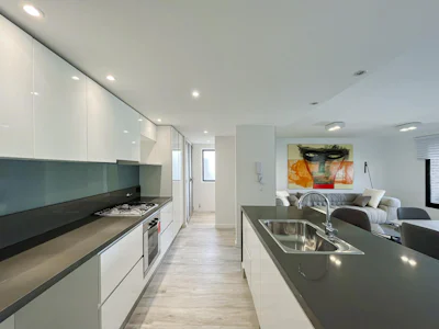 Departamento de 2 dormitorios, cochera y amenities en Lourdes - Imagen 3