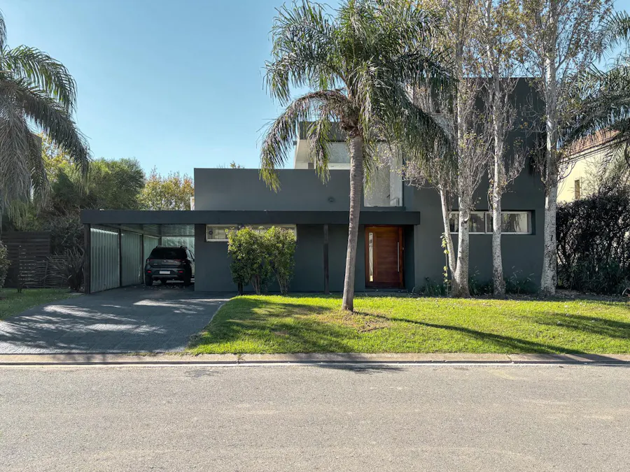 Casa de 3 dormitorios con pileta y quincho en Cadaques, Funes Hills - Imagen 1 de 37